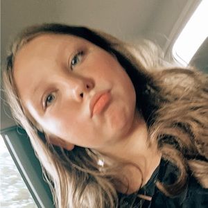 Meet your Posher, Leah